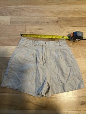 Zara High-Waist Tailored Shorts in Light Beige